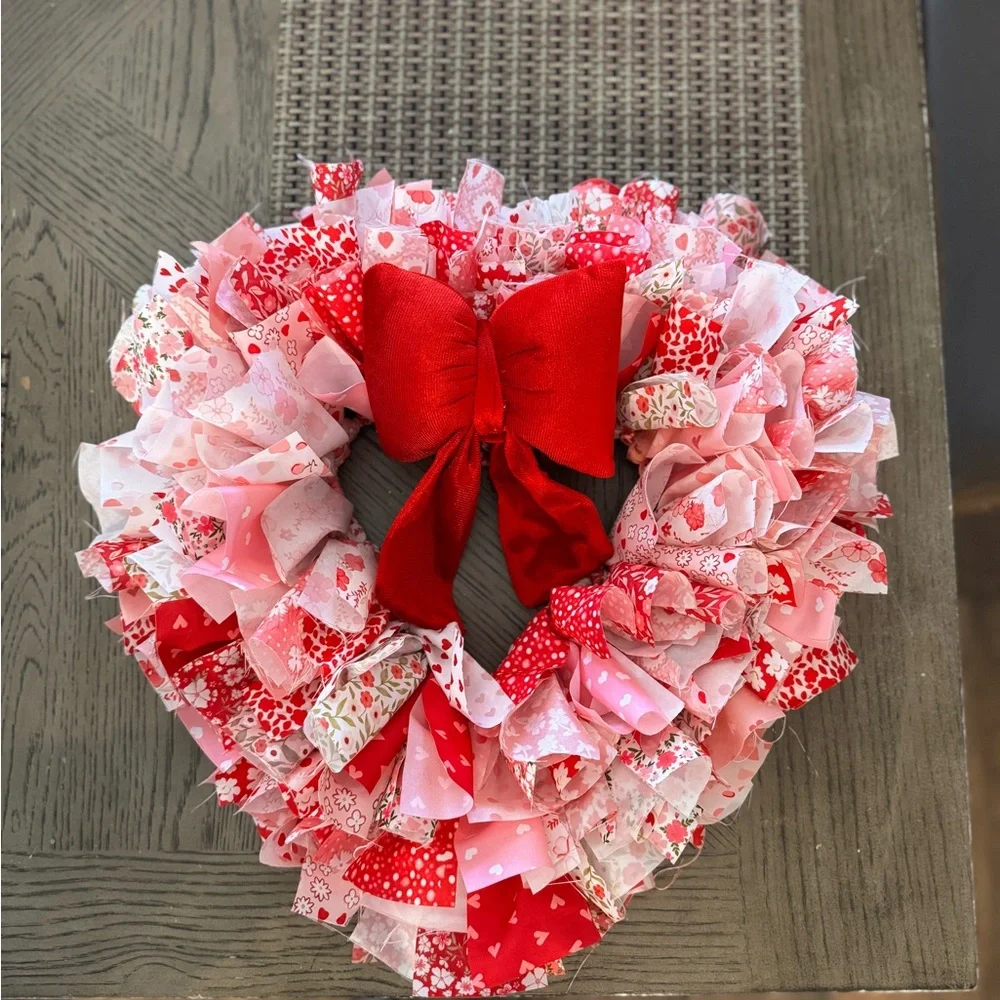 Charming Heart-Shaped Red and Pink Holiday Wreath